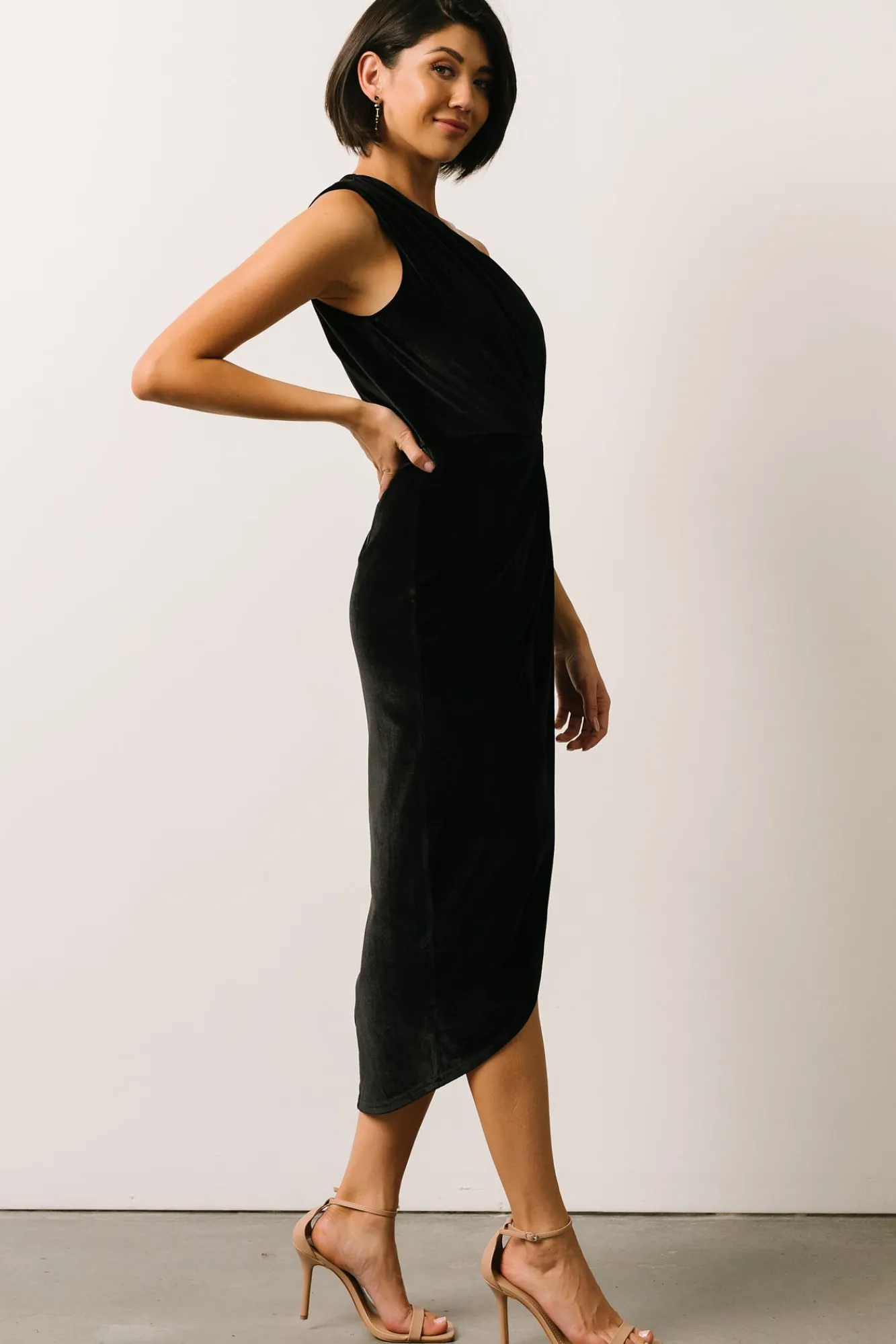 Baltic Born Kourtney Velvet One Shoulder Midi Dress |