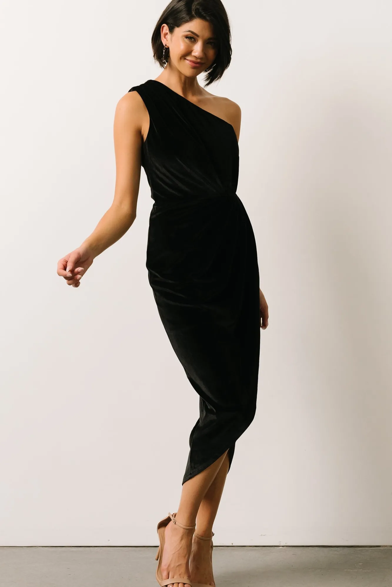 Baltic Born Kourtney Velvet One Shoulder Midi Dress |